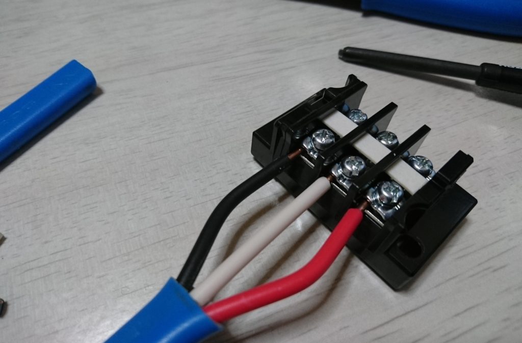 第2種電気工事士の実技の勉強を開始して7日目。基本作業の練習は終了。