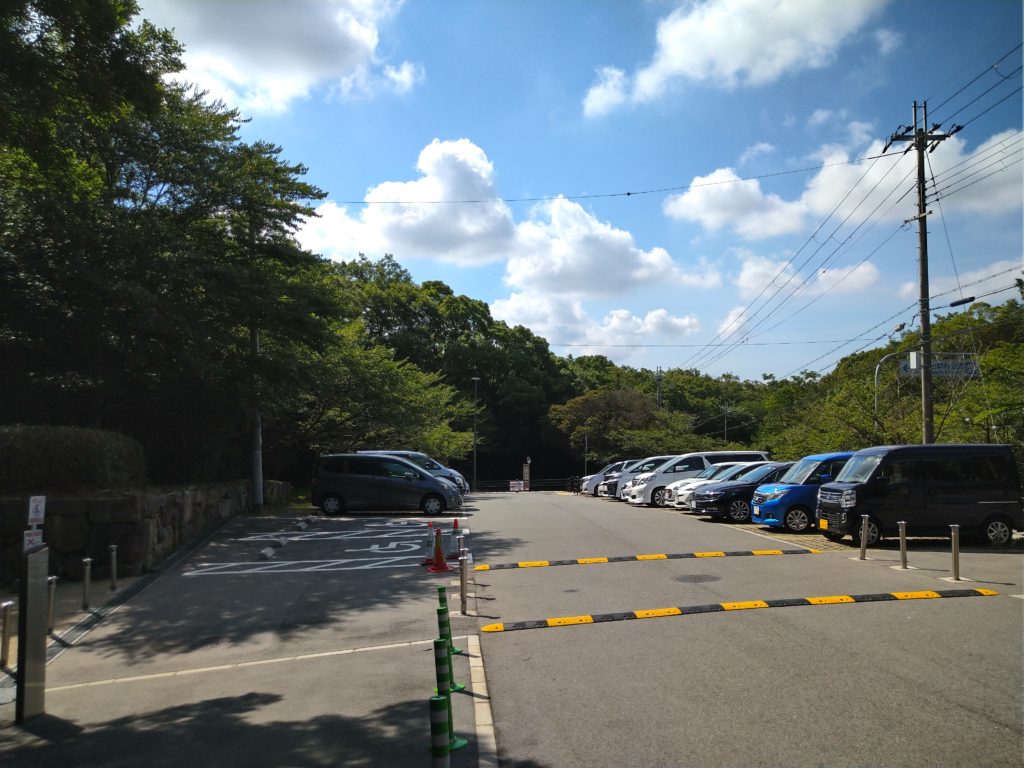 これが甲山森林公園の駐車場です