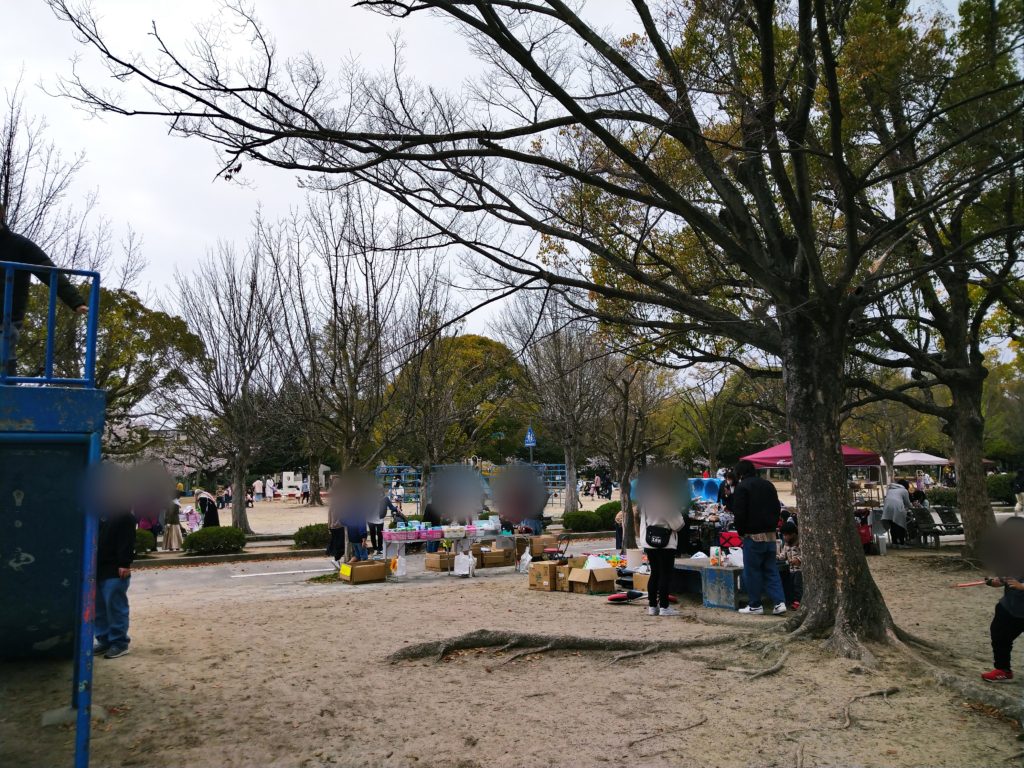 西武庫公園 桜祭りにはフリーマーケットも出店！